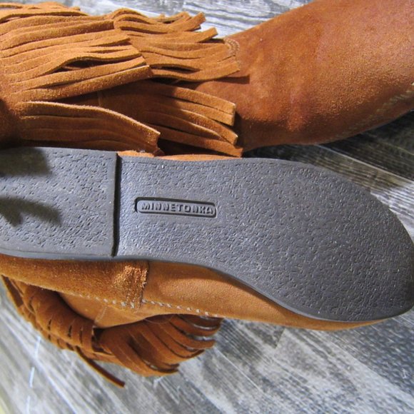 Gently Worn Minnetonka 3Layer Fringe Leather Boots - Picture 3 of 7